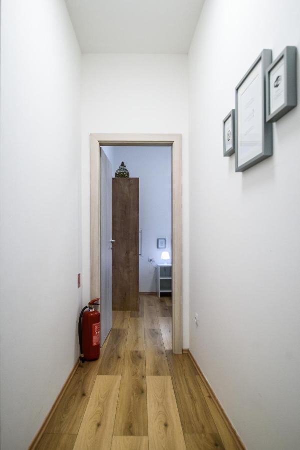 Street Buzz Old Town By Duhomes Apartman